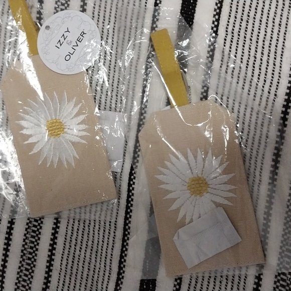 Izzy and Oliver tote,with matching pouch passport book and 2 luggage tags - Picture 3 of 12